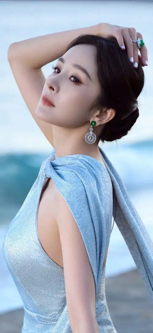 明星壁纸#闪耀戛纳|蓝天大海 |女艺人壁纸张天爱|杨幂|佟丽娅