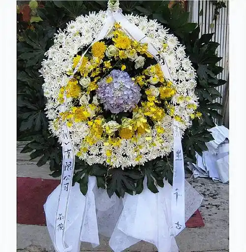 逝者花圈在哪里买靠谱除了电话预订花圈还有其他的预订花圈方式吗