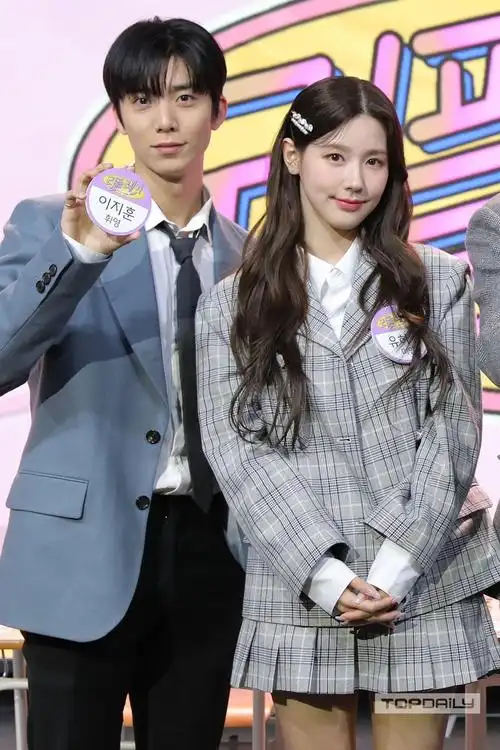 身高差!(面还穿了10cm左右高跟鞋)