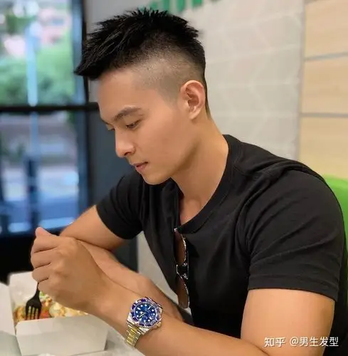 5款男生两边剃短发型清爽干净越剪越帅气新年剪一款试试