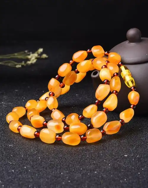 亿珍阁 时尚4mm血珀圆珠俏色随形琥珀蜜蜡项链附证书