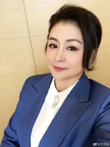 在《乡村爱情》走红,和圈内老公恩爱多年,如今47岁美的认不出