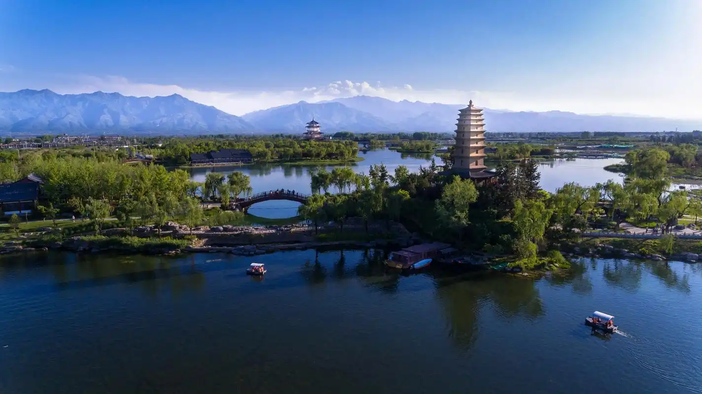 渼陂湖位于西安市鄠邑区涝河西畔有关中山水最佳处之美誉