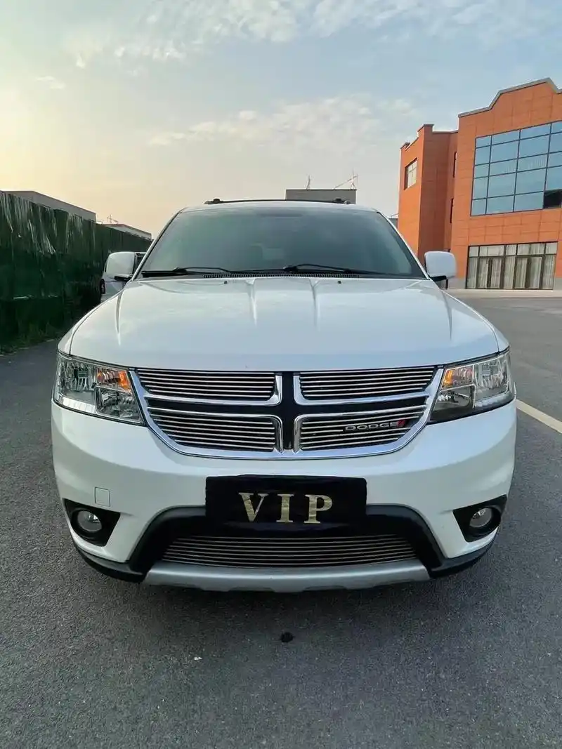 全款五万多 新到15年6月新款道奇酷威,2.4排 - 抖音