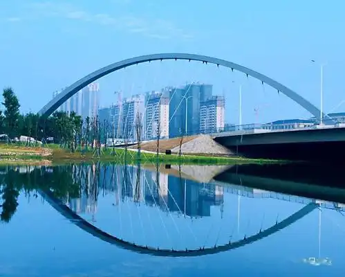 潜江这座城市的ab面你更喜欢哪一面