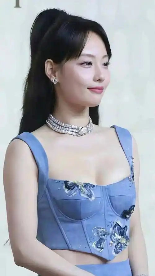 张嘉倪身材真好