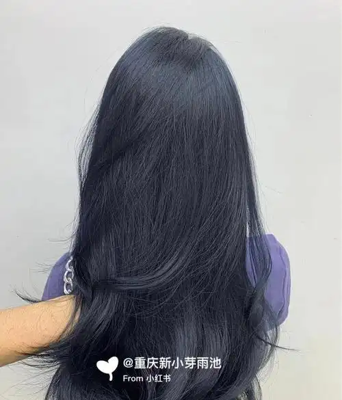 73:蓝黑色适合所有肤色可以说是完美色……73:蓝黑色其实就是黑色