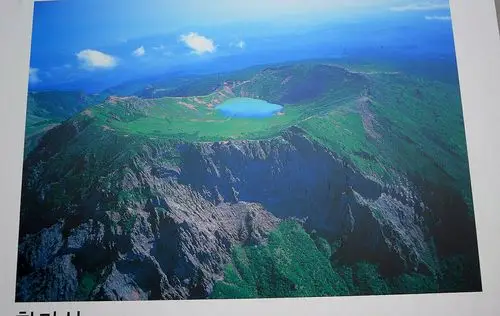 汉拿山全貌(图片来自景点宣传栏)