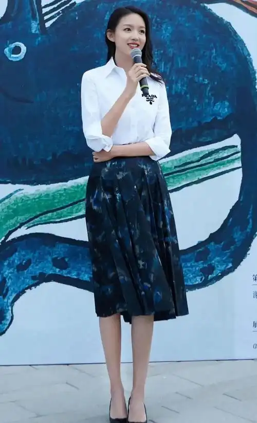 张梓琳长裙高跟美不胜收写真集分享