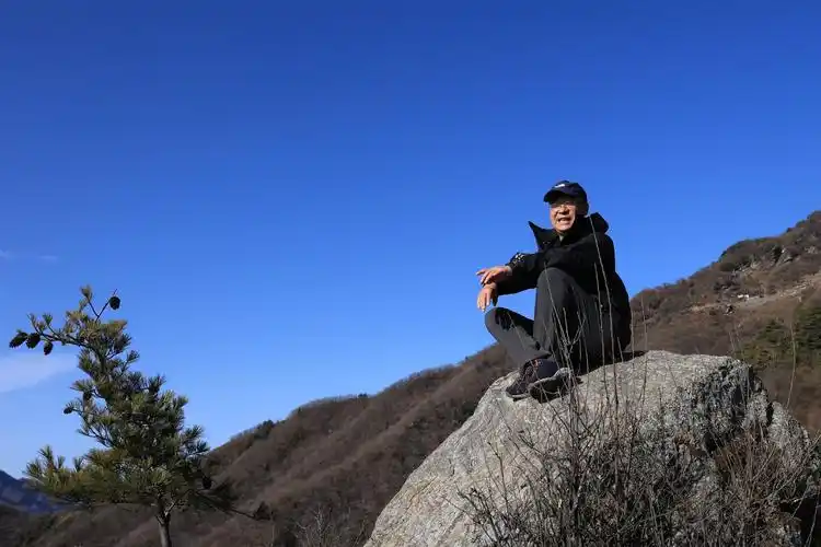 2021年2月6号蓝天户外人在张坪秦岭山上