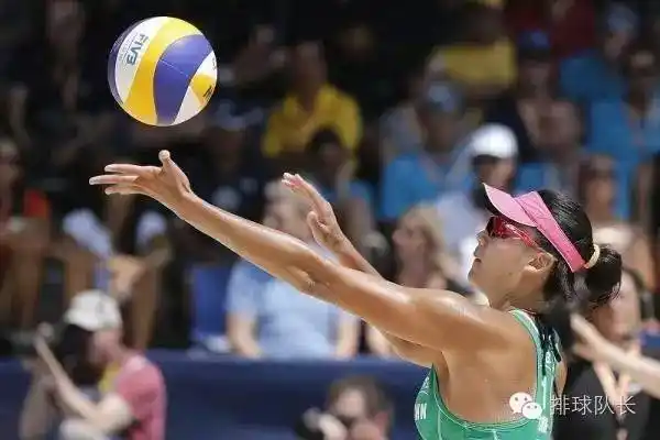 综合体育   短距离的随前动作可以使球的旋转 最小化,因此,你的手臂摆