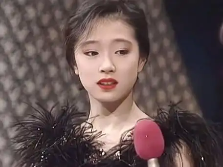 中森明菜笑起来真的好美!