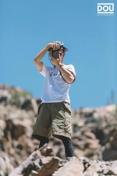 男生在旅行中如何拍照才好看?