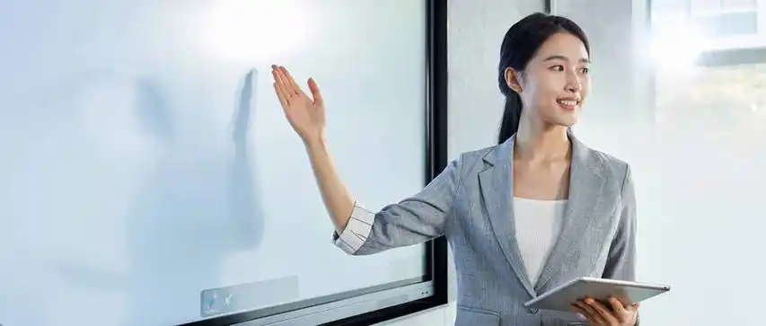 用手势让你的演讲更有说服力_听众_自然性_频率