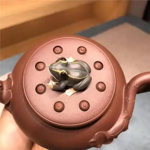 王杏坤紫砂壶作品|原矿紫泥青蛙莲心壶320cc纯手工真品怎么样