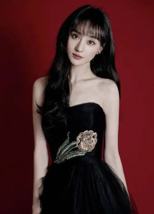 网曝郑爽顶风作案在外网活跃接连晒美照称奇迹需要一点时间