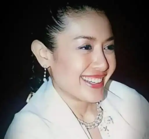 西拉米近照美得冒泡,面色红润光彩照人,难怪70岁泰王被迷住