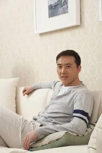 生活中的男人 分享到: 图片编号: tkf005_2332285 授权许可类型: rf