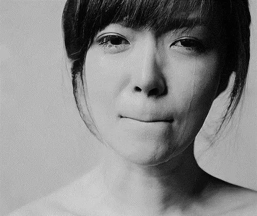 能让女孩子感动哭的说说 留给女朋友感动到哭的留言