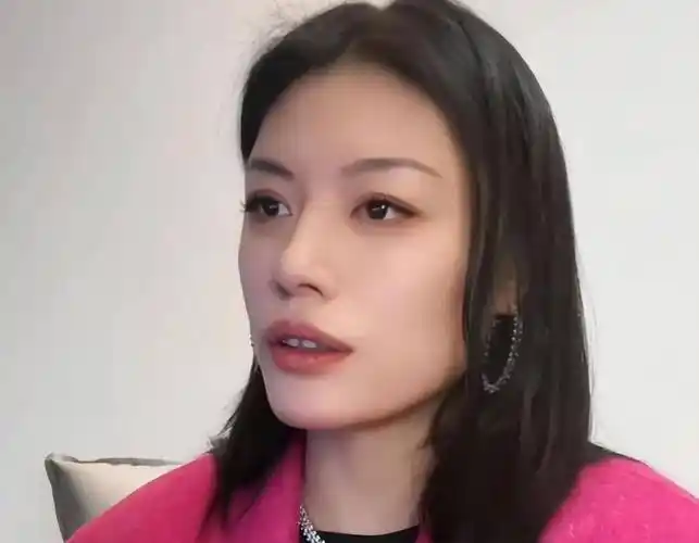 闹大了,"汪峰女儿成为那英公司旗下艺人前妻情绪爆发"冲上热搜_葛荟婕