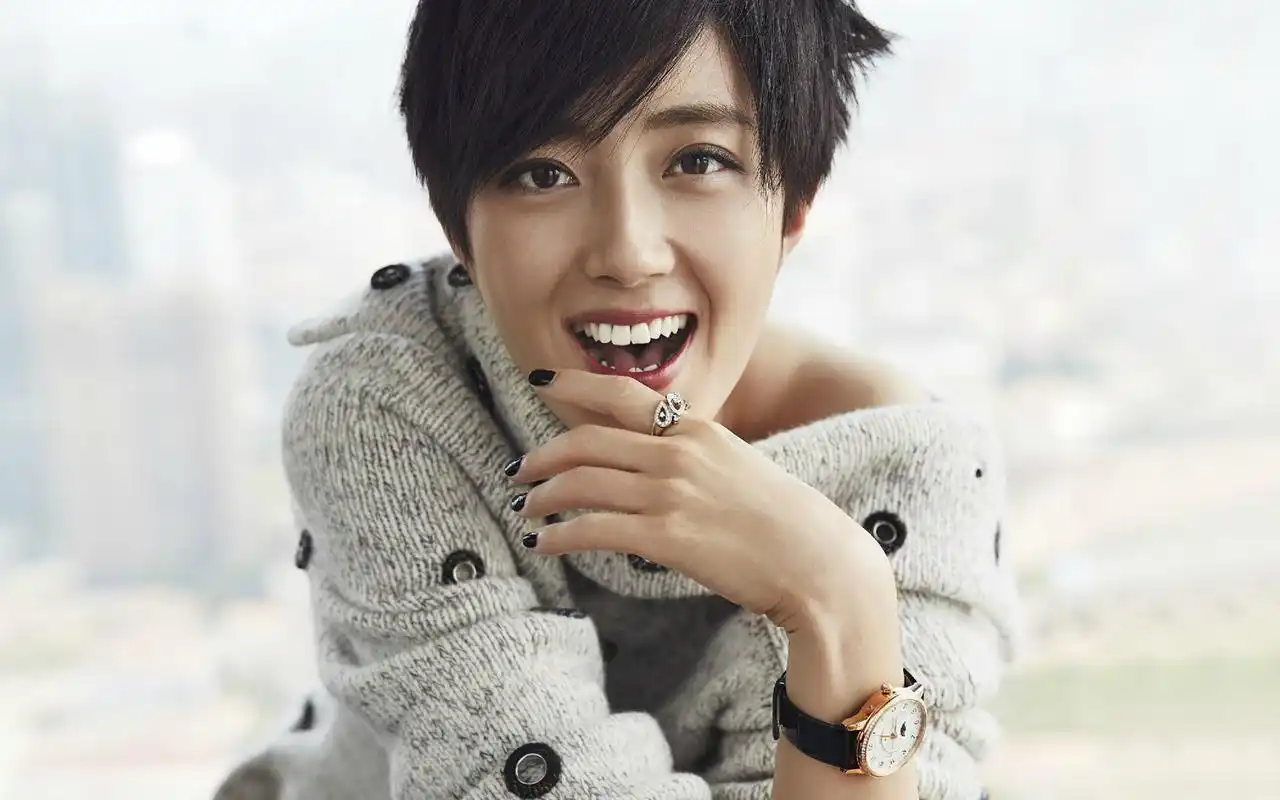 桂纶镁短发时尚炫酷写真图片桌面壁纸