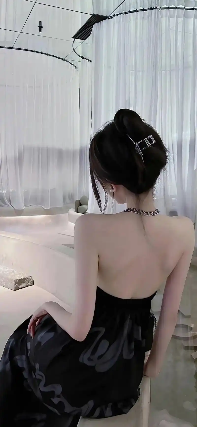 背影 #御姐 #性感壁纸 #锁骨 #露腰 - 抖音