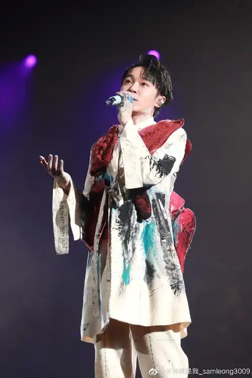 吴青峰演唱会##吴青峰 太空备忘记##吴青峰##吴青峰粉丝联名抵制黄牛