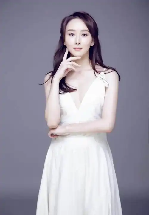 人民的名义高小琴服装最亮眼剧组是借了阔太胡静多少衣服