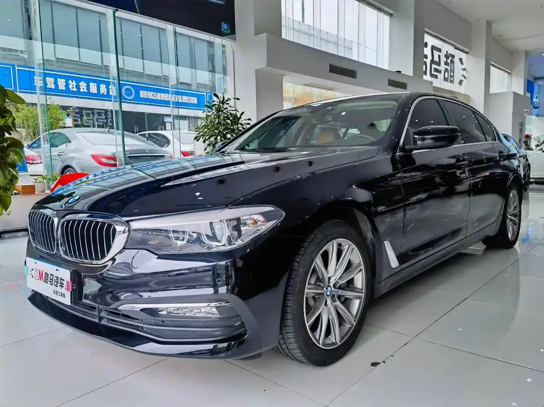 18款 宝马5系 52 - 抖音