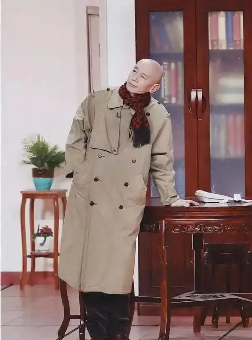 葛优的风衣刘涛的裙子杨紫的耳朵千玺的头发今年春晚四大谜我们为你