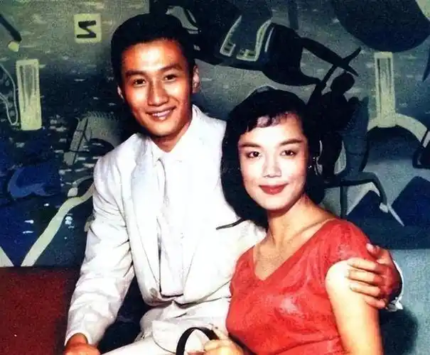 相差49岁的爷孙恋谢贤养了12年的coco分手5年后如今怎样了