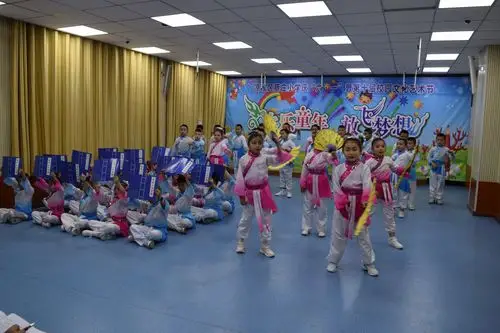 凉州区蔡庄小学举行庆"六一"暨第十届校园艺术节"欢乐童年放飞梦想"