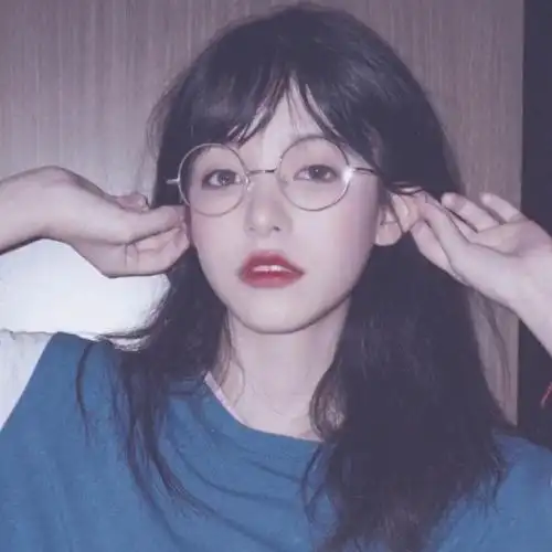 19岁头像小清新女