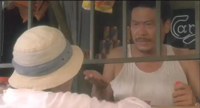 鬼仔达起初以为他想买神油("懦夫救星"其实是神油广告),被退回之后又