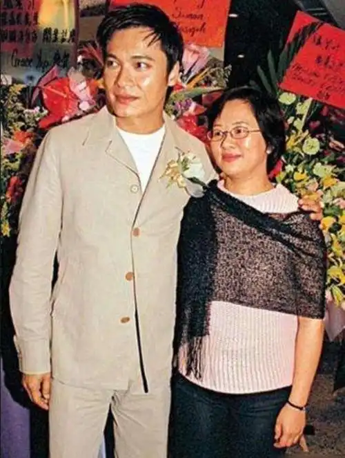 苏岩家庭背景为何转身娶了苏岩做软饭男