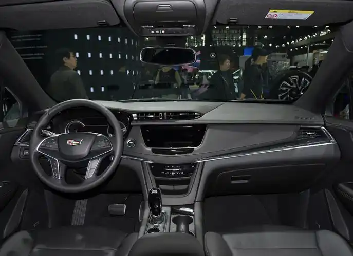 总的来说,全新凯迪拉克xt5以其出色的外观设计,豪华精致的内饰以及