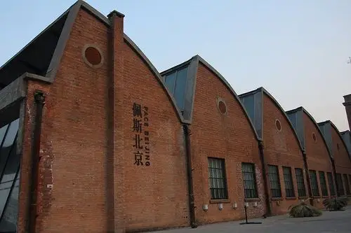 典型的包豪斯风格的椅子包豪斯的玻璃幕墙风格建筑现在,包豪斯并不单