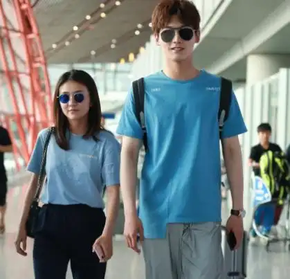 梁洁与未婚夫现身机场,一举动尽显男友力,网友却纷纷喊话邢邵林