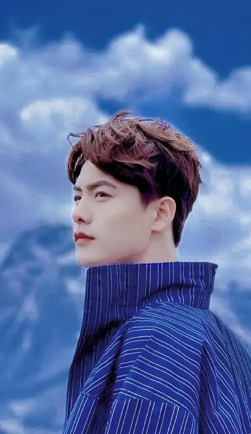 马天宇氛围感雨幕撑伞照片##马天宇虽然你们讨厌我但我喜欢你们