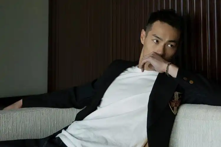 2020年5月,杨祐宁在个人平台宣布自己进入人生新的阶段,与妻子王咏颖