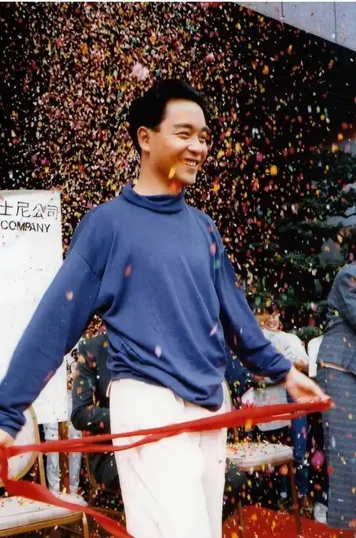 20年后才知道,张国荣悲剧人生的关键,不是挚爱唐生也不是抑郁症