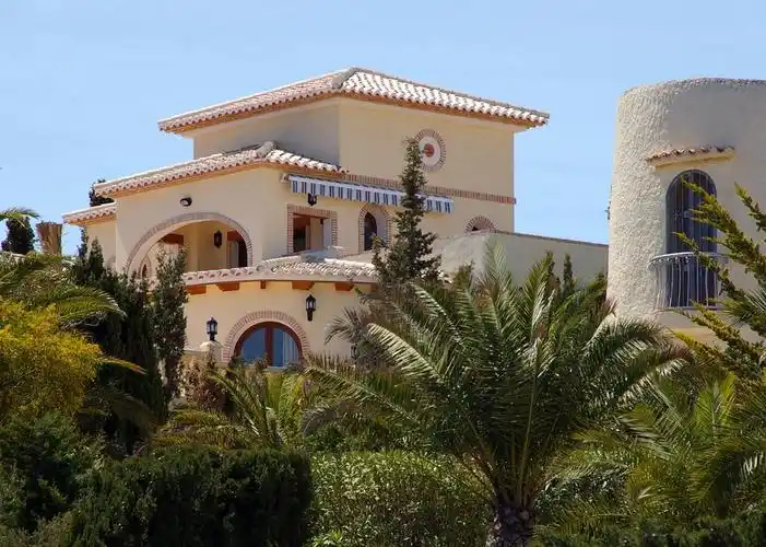 西班牙别墅,在西班牙的豪华别墅