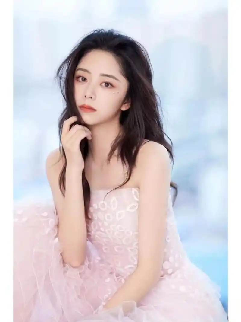 明星简介(谭松韵)