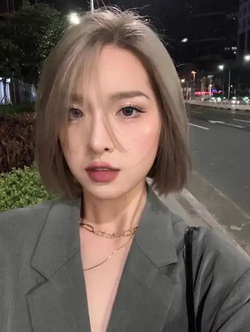 太a了齐肩短发雾感奶茶色