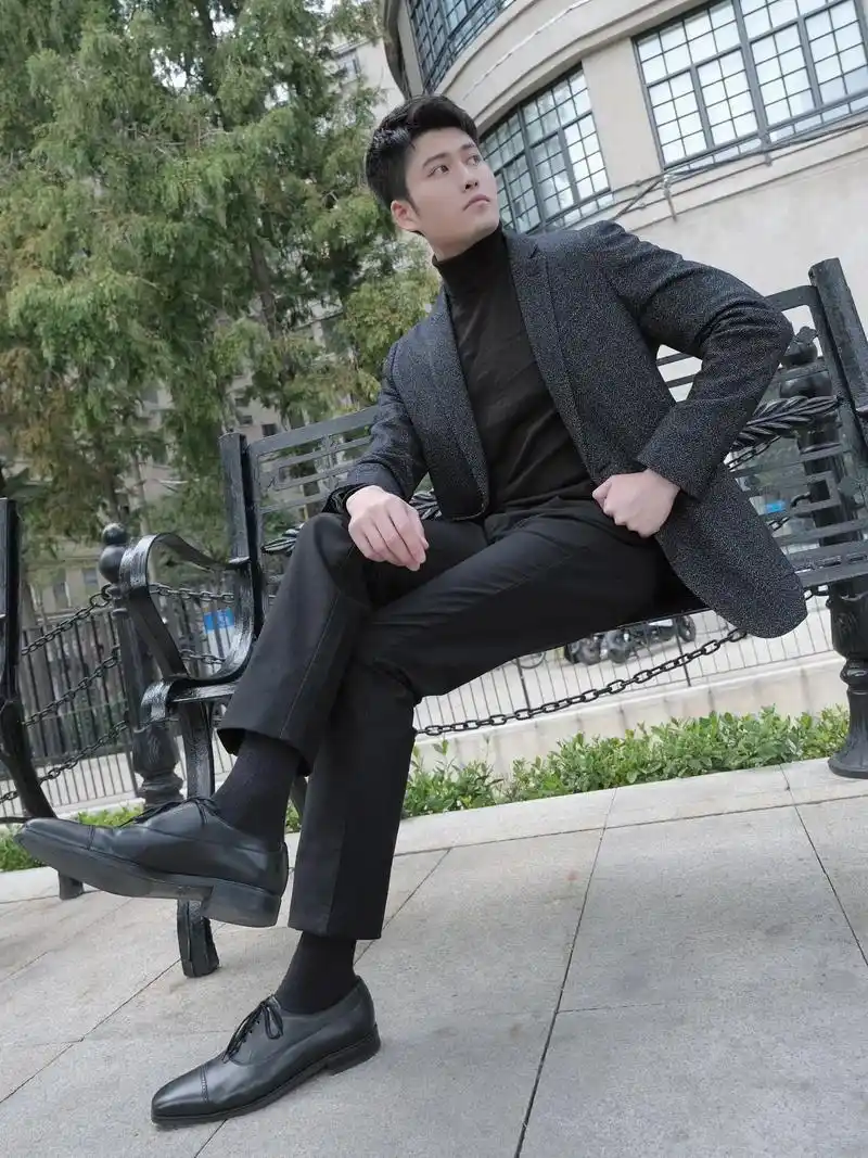 3077成熟男人的通勤穿搭,仰拍很拽