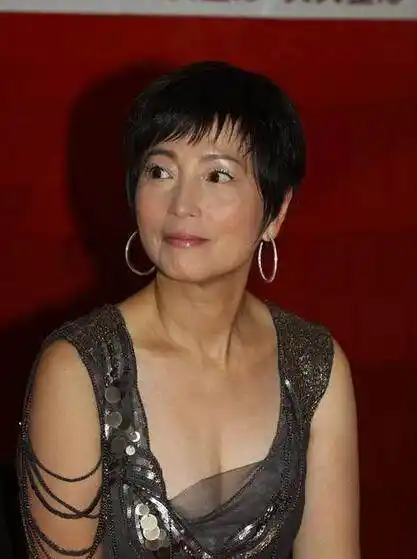 她是有名的丑女,"石榴姐姐"苑琼丹美照曝光,如今身家过亿