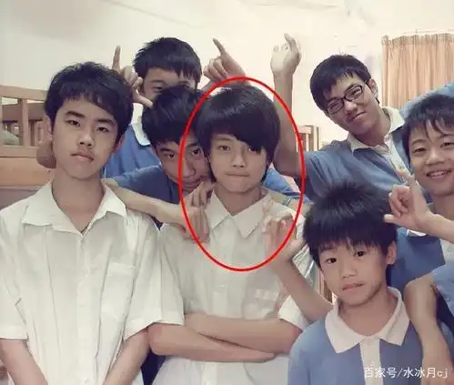 孤独王子任国超,高贵波斯猫许凯,明星们的青春期谁更沙雕?