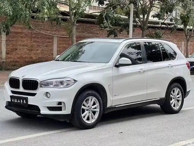 2016年4月本地一手进口宝马x528i白粽内饰嘎