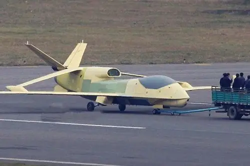 中国翔龙无人机性能世界一流 可与美国全球鹰媲美