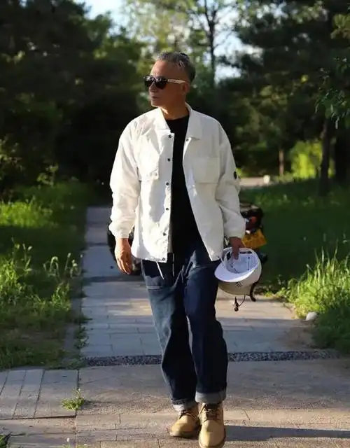 中年男人春天该有的打扮:衣不花,裤不长,色不过三,优雅有格调